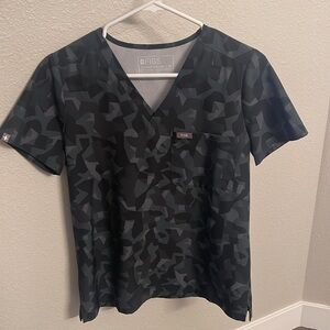 FIGS CATARINA FREEX ONE POCKET SCRUB TOP